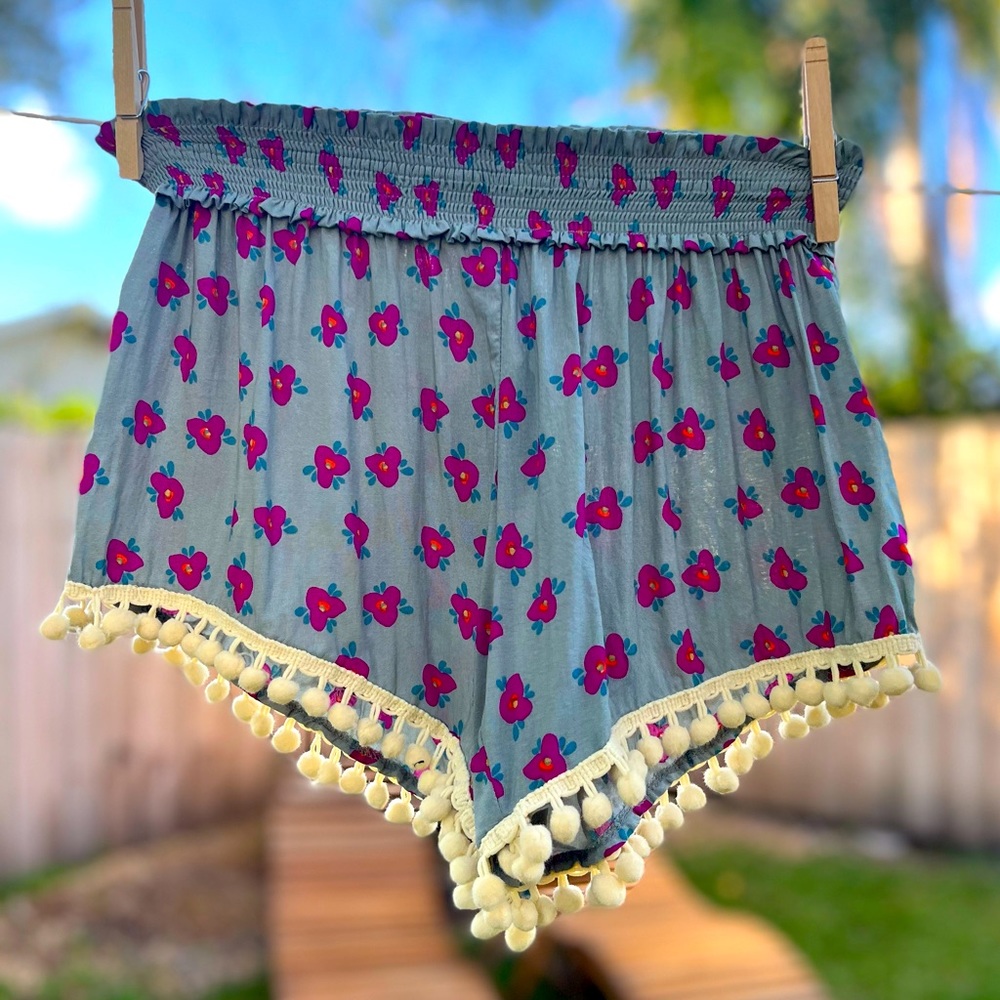 Natural Life Shorts